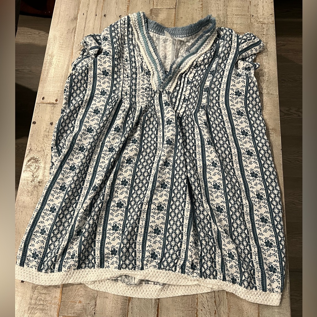 Nwot Women’s Goa By Japna Beachwear Medium White & Blue Rayon Coverup